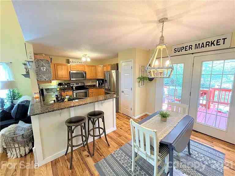 17 Grove Garden Ave #NA - Photo 7 of 12