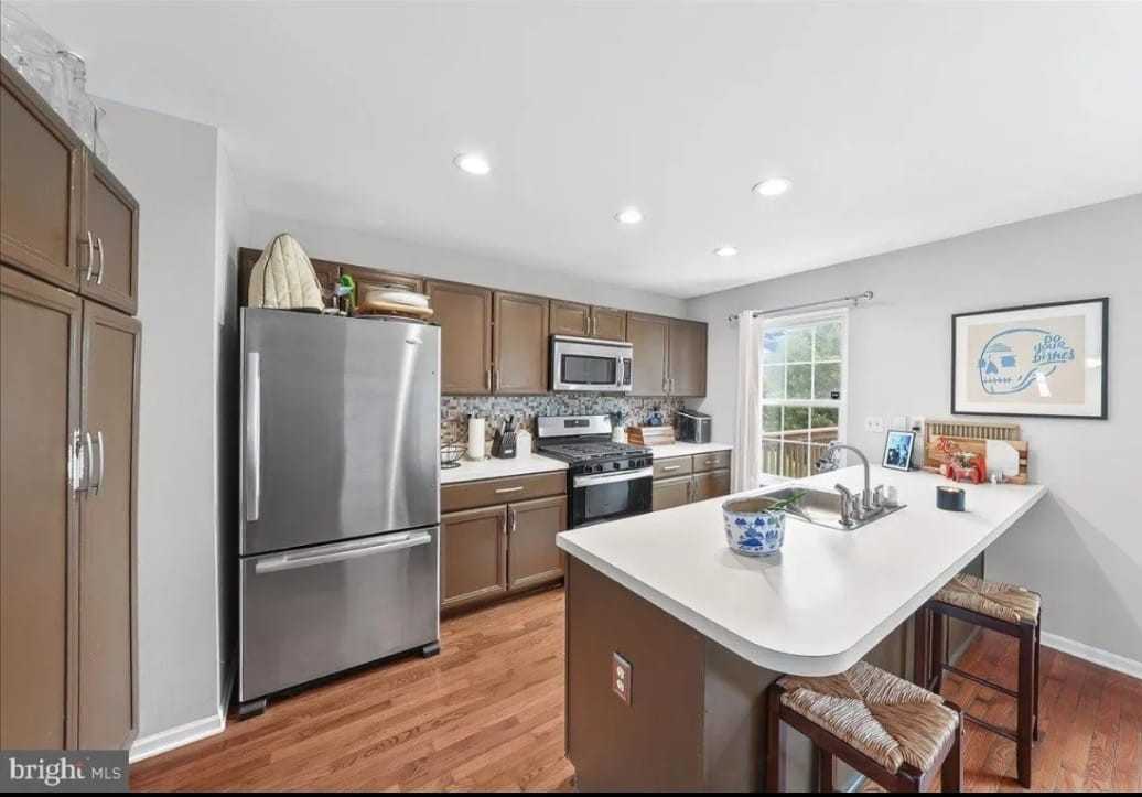 603 Longwood Rd #603 - Photo 6 of 14