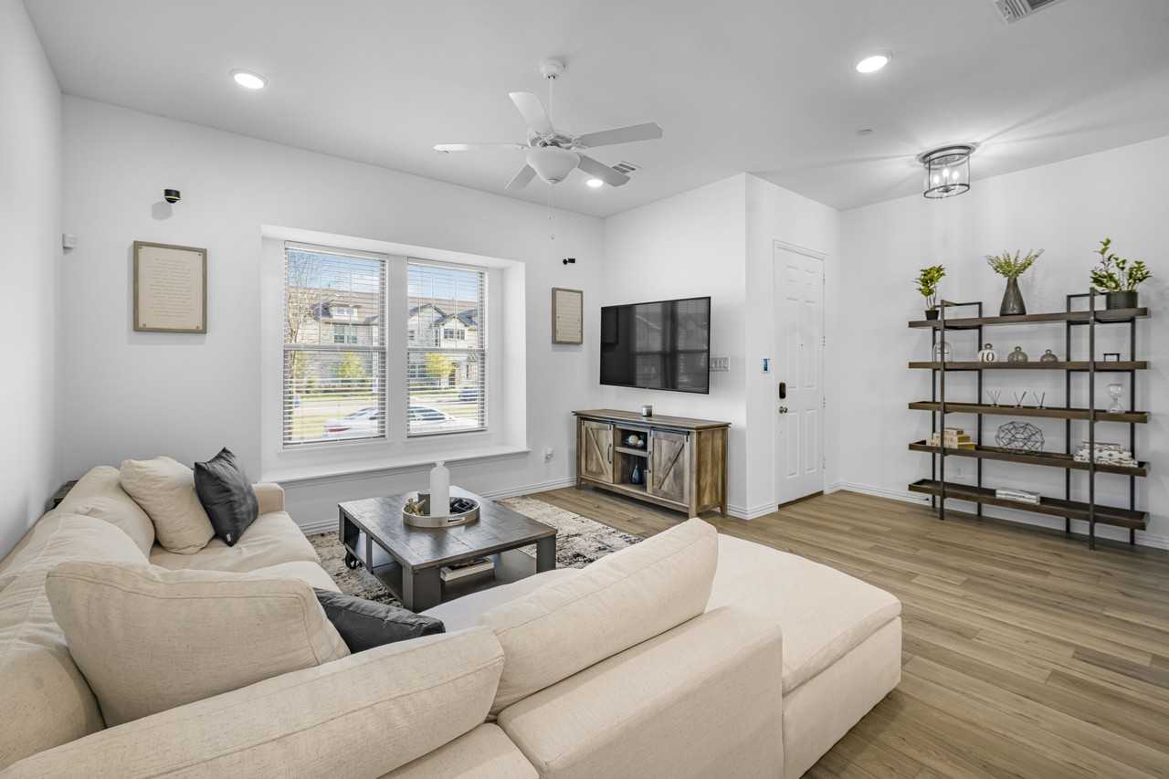 6539 Baritone Ct - Photo 3 of 15