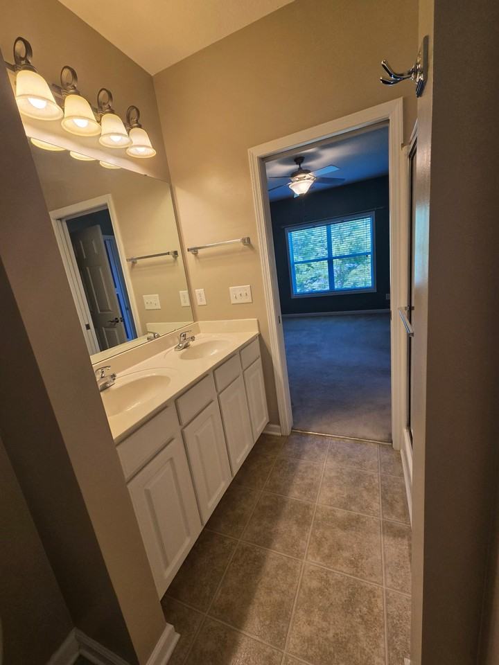 4104 Pinehurst Cir #2L - Photo 2 of 19