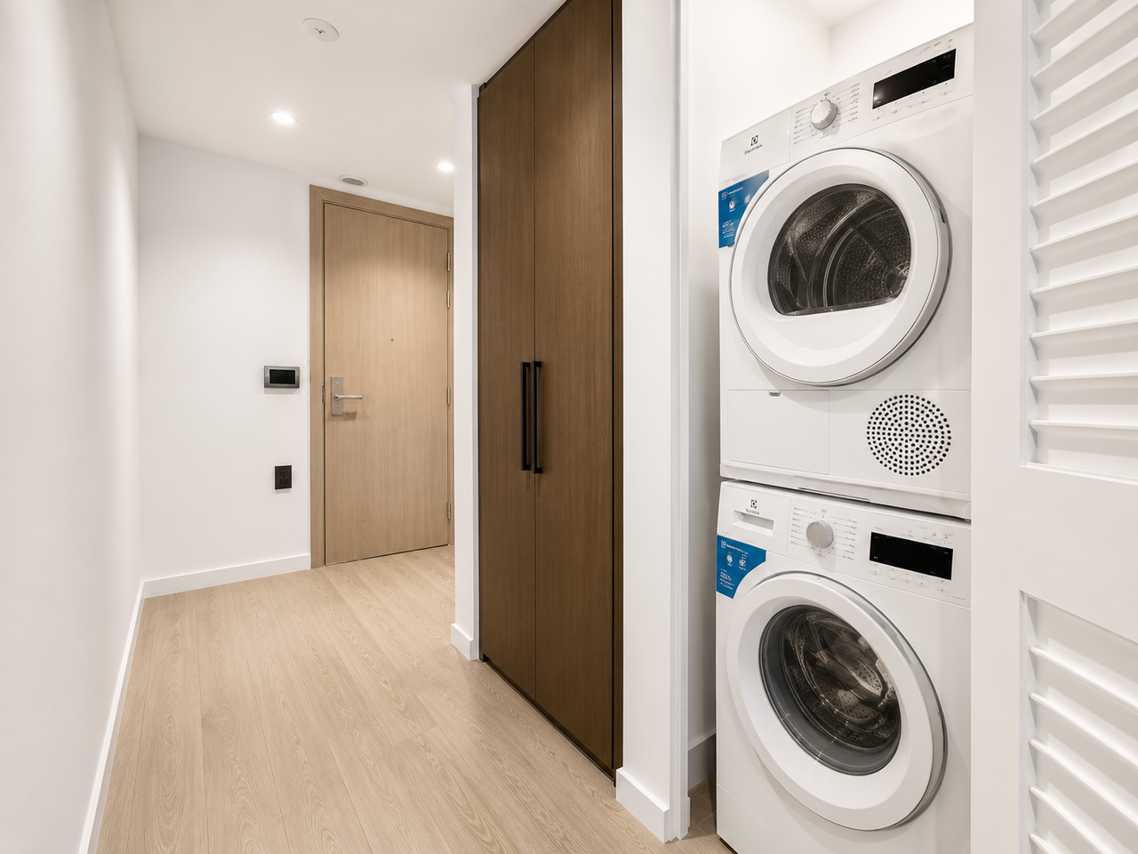 1408 Robson Street - Photo 9