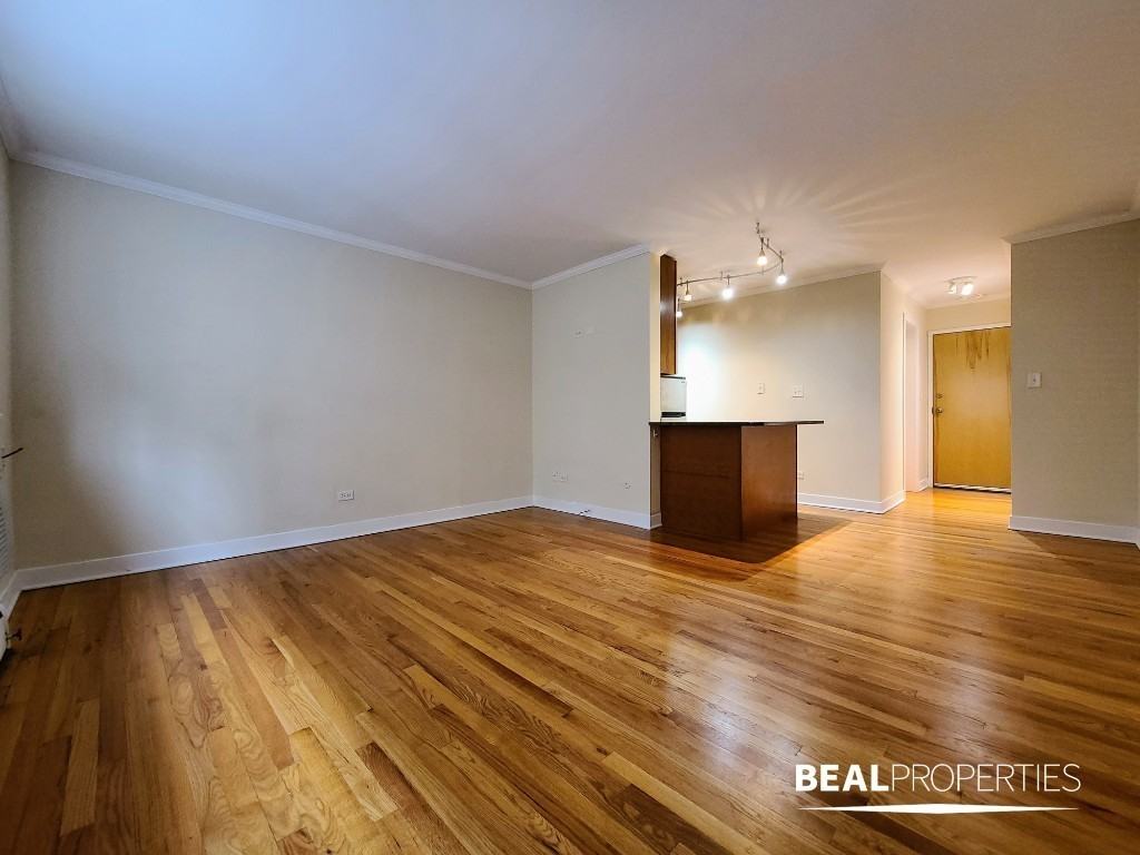 625 W Wrightwood Ave - Photo 2 of 7