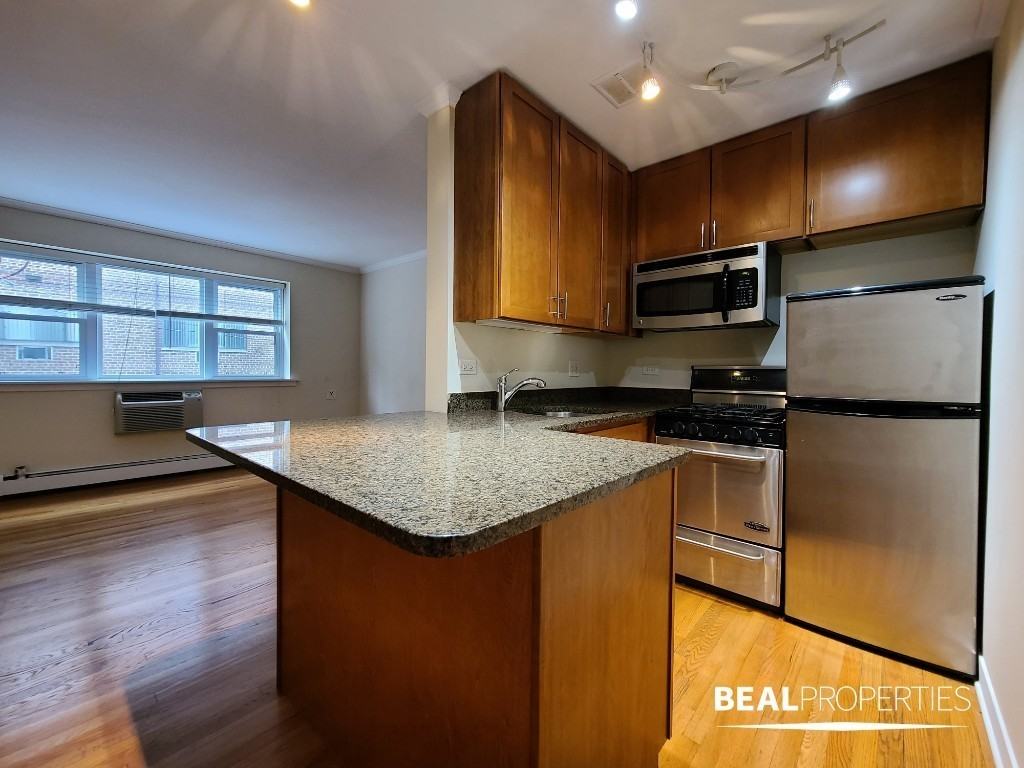 625 W Wrightwood Ave - Photo 4 of 7