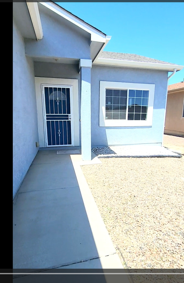 2315 W 19th St #NA - Photo 4 of 31