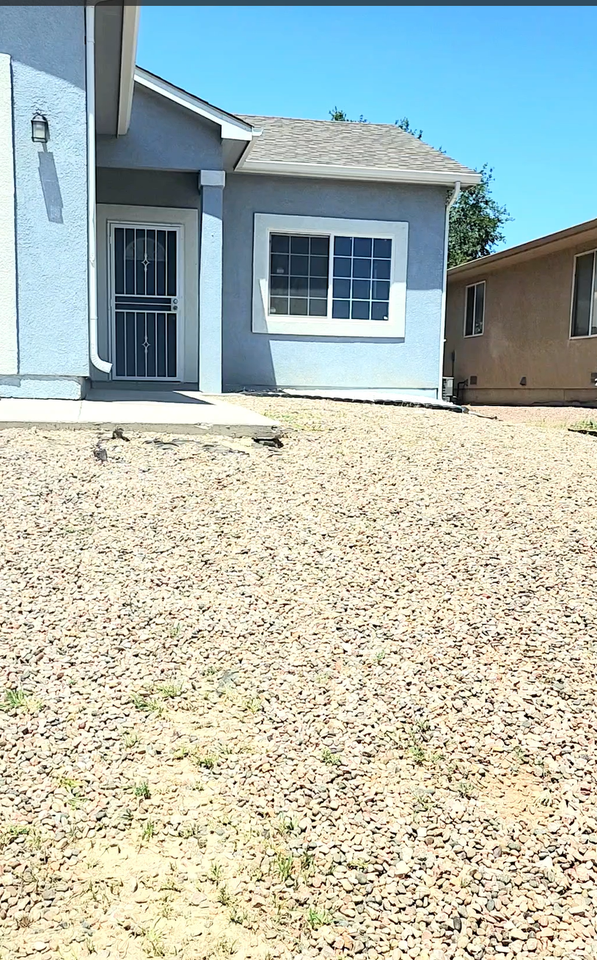 2315 W 19th St #NA - Photo 2 of 31