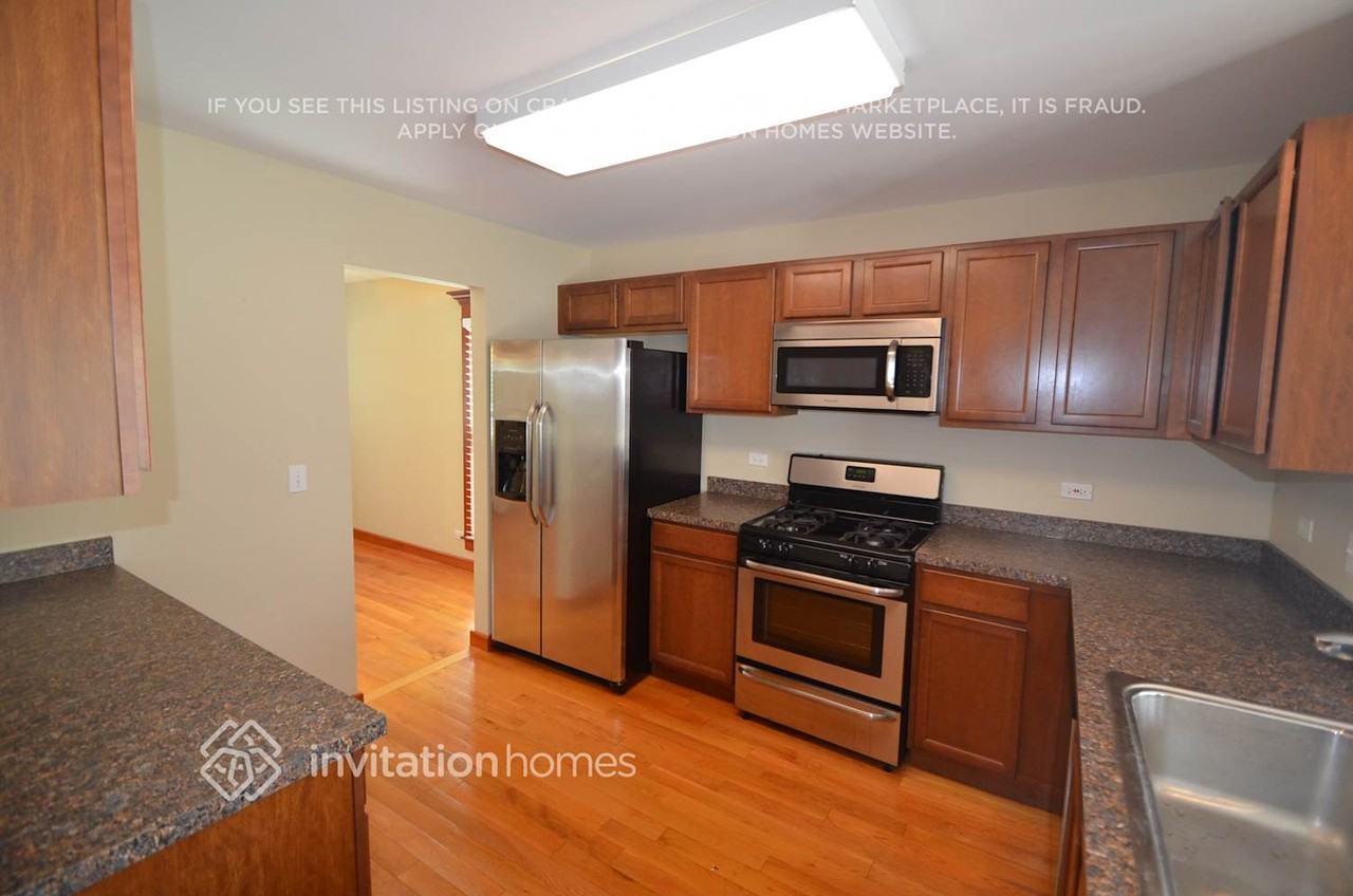 4820 Goodhue Ln - Photo 4 of 13