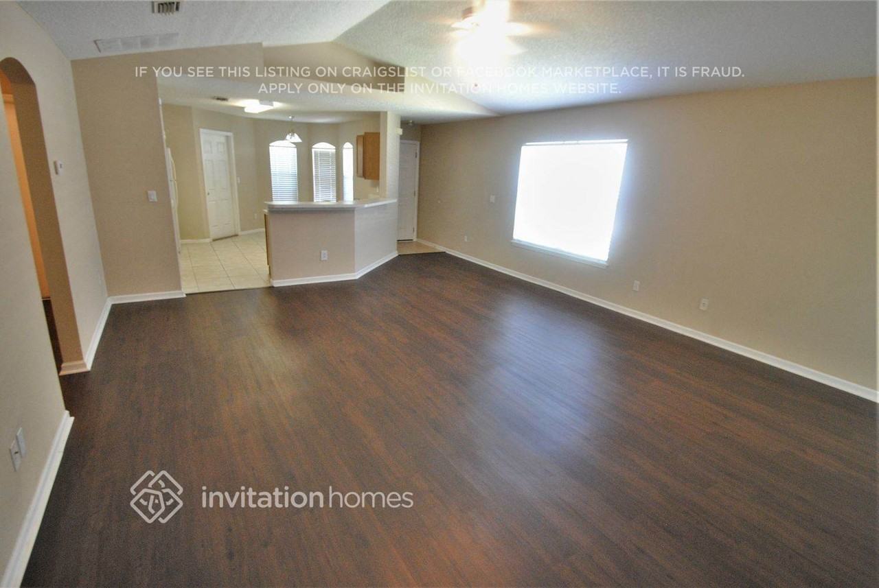 1916 E Lymington Way - Photo 2 of 8