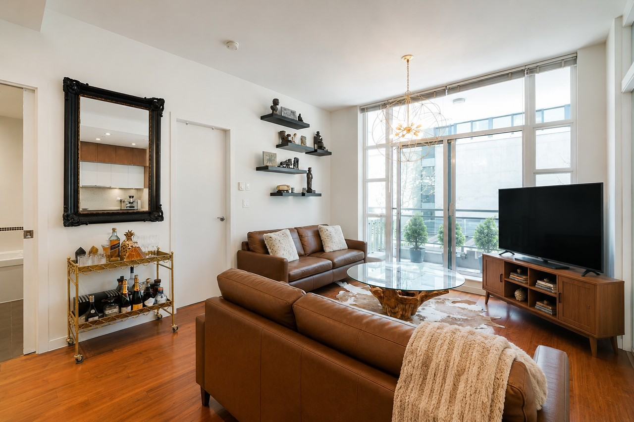 1205 Howe St - Photo 2 of 11