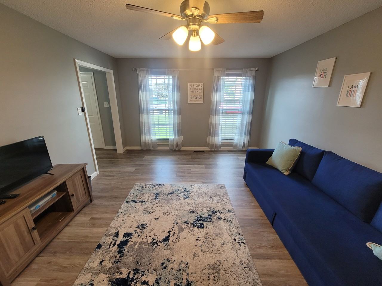 1012 Meadowview Pl #1 - Photo 4 of 34