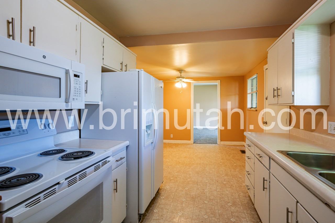 1561 E Delaware Ln #1 - Photo 2 of 30