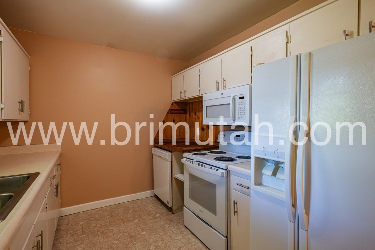 1561 E Delaware Ln #1 - Photo 3 of 30