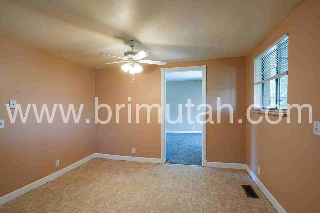 1561 E Delaware Ln #1 - Photo 5 of 30