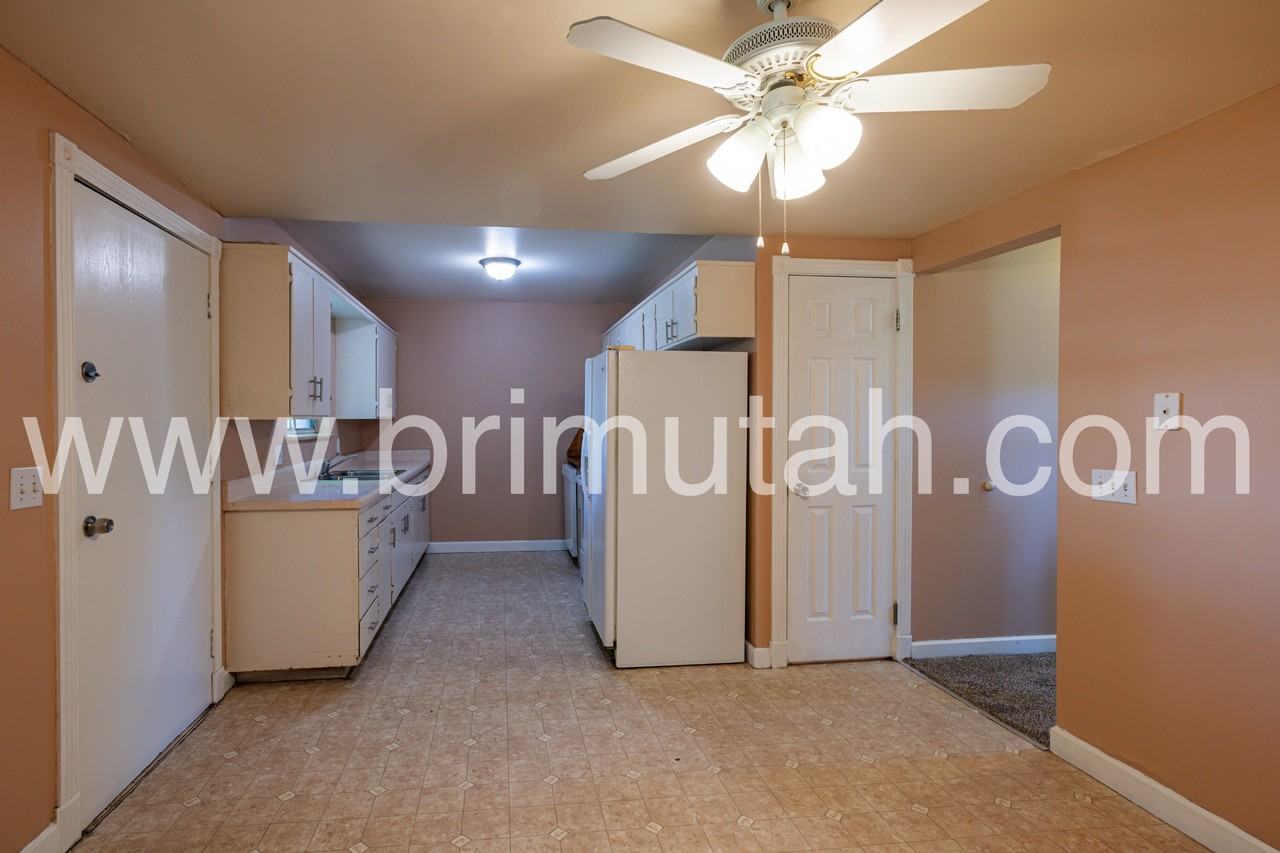 1561 E Delaware Ln #1 - Photo 6 of 30