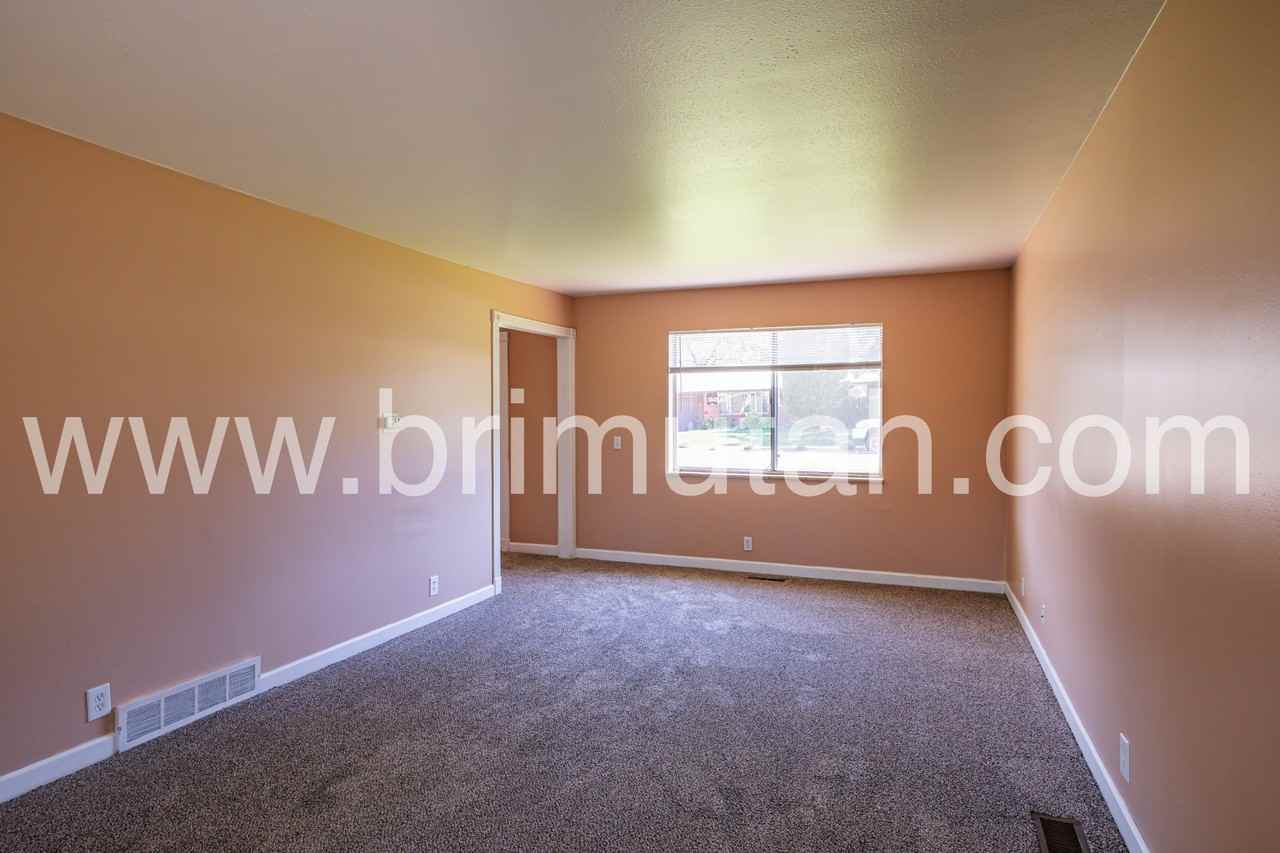 1561 E Delaware Ln #1 - Photo 7 of 30