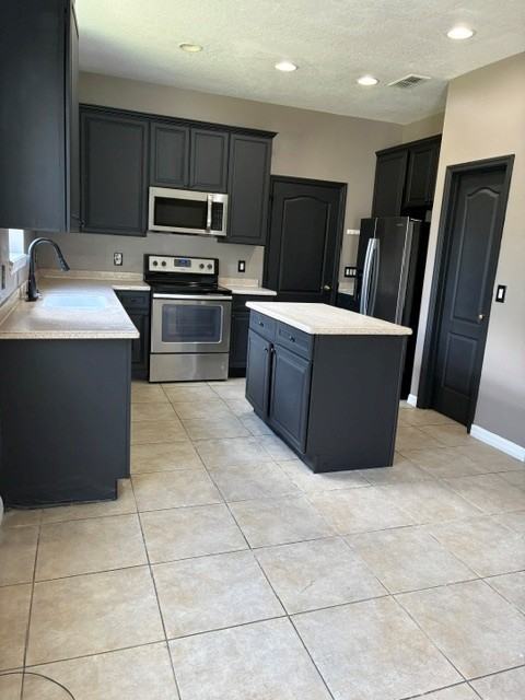 2164 Continental St #1 - Photo 2 of 8