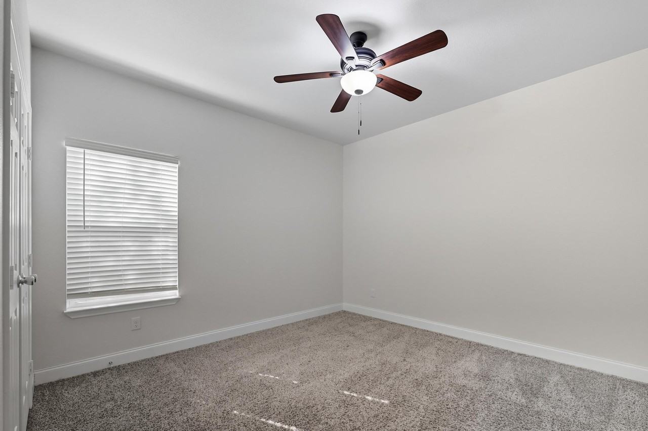 2911 Marshall St #1 - Photo 6 of 20