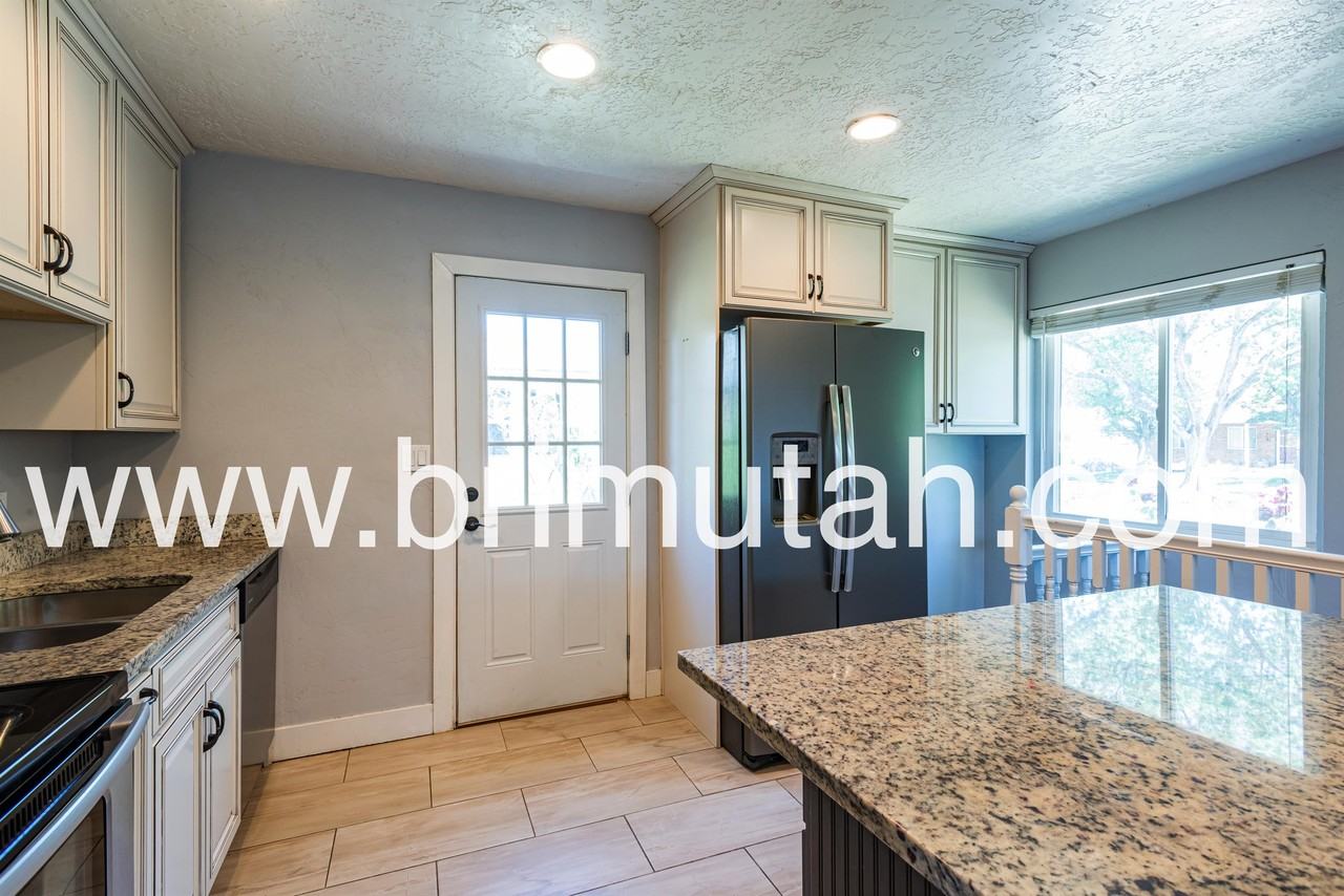 653 N 1300 W #1 - Photo 4 of 21