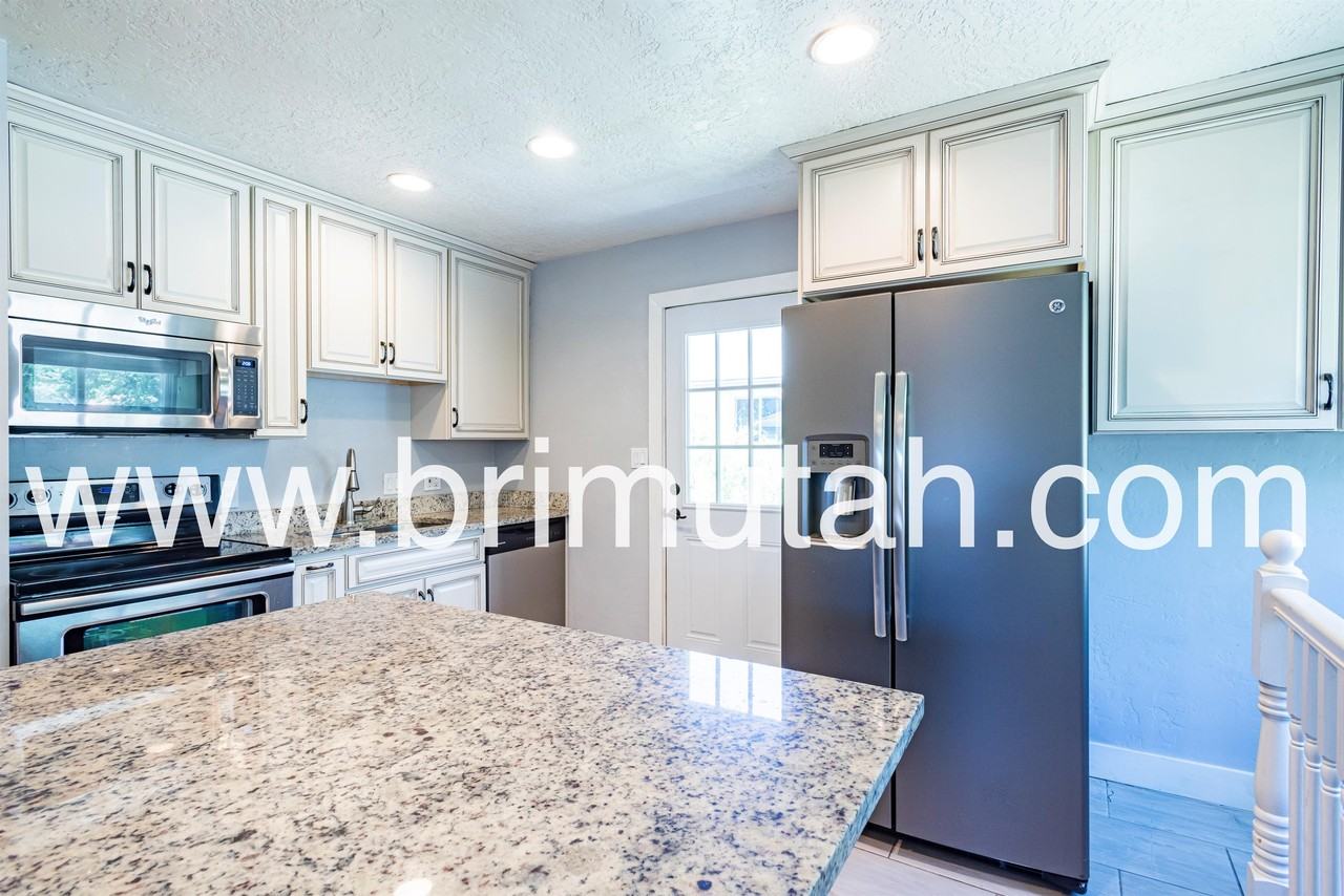 653 N 1300 W #1 - Photo 5 of 21