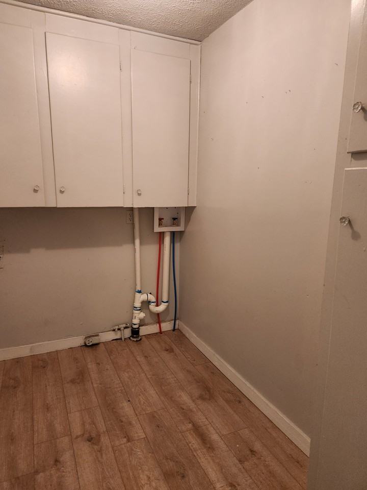 306 N Southland Dr #1 - Photo 3 of 10