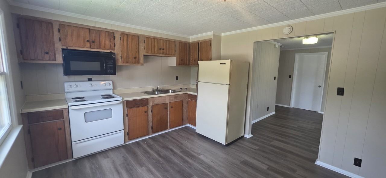 413 W High St #B - Photo 3 of 12