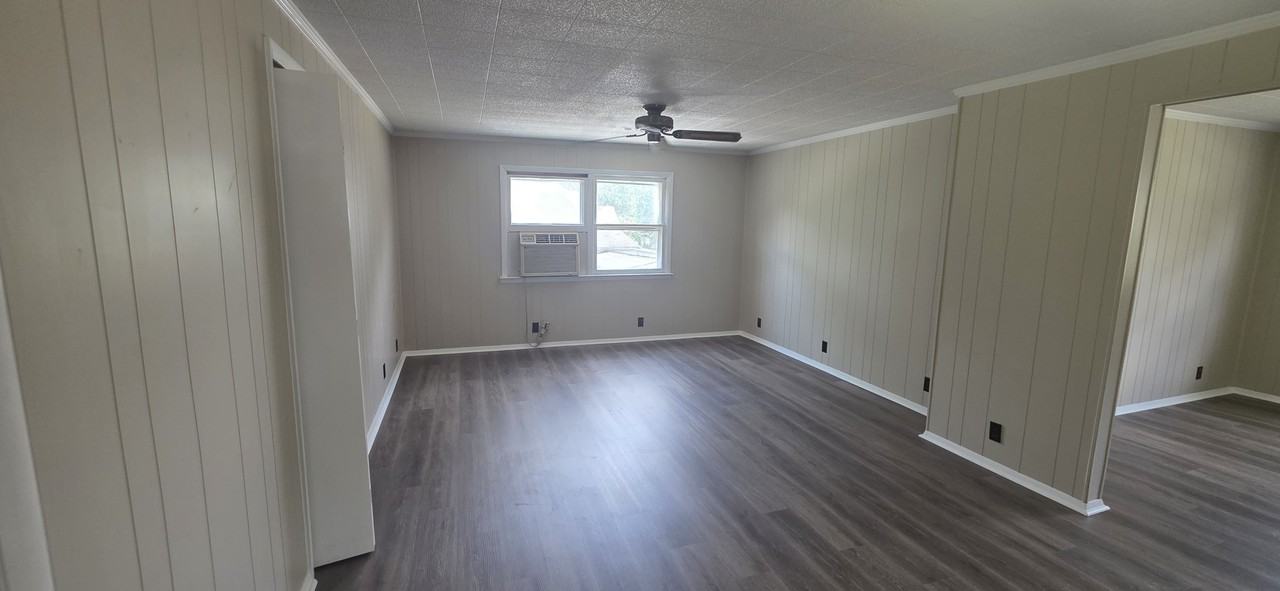 413 W High St #B - Photo 5 of 12