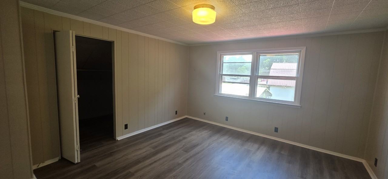 413 W High St #B - Photo 6 of 12
