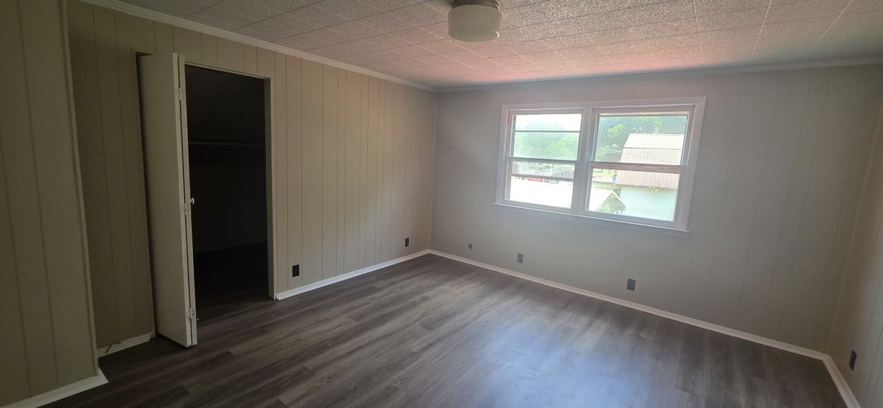 413 W High St #B - Photo 7 of 12