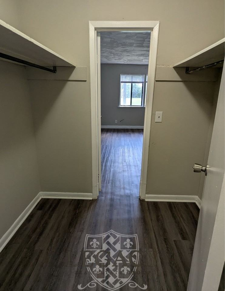 1077 Harold Dr #1 - Photo 6 of 8