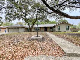 featured image of 219 Laramie Dr #1