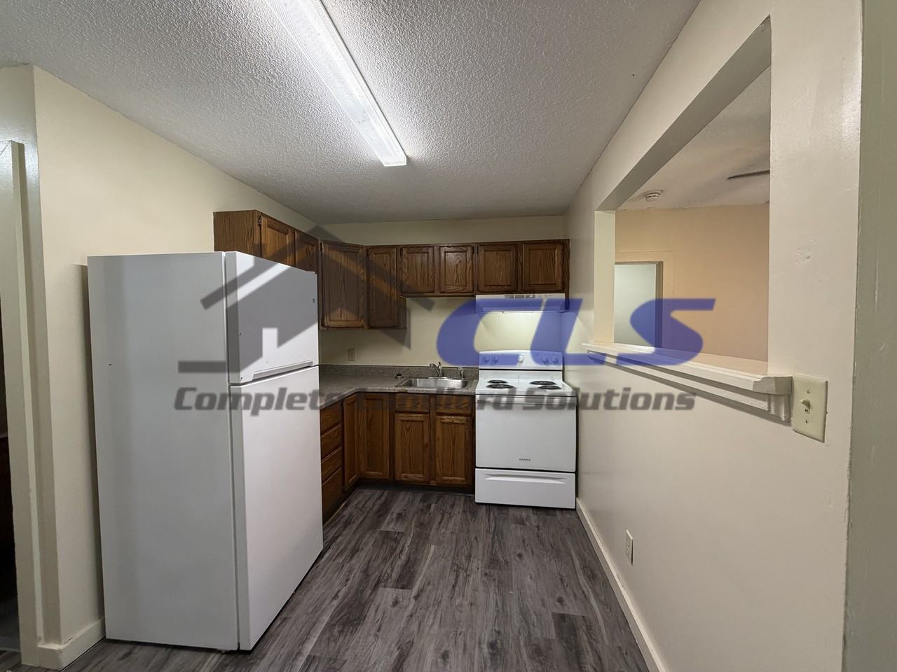1362 Chestnut St #1 - Photo 3 of 6
