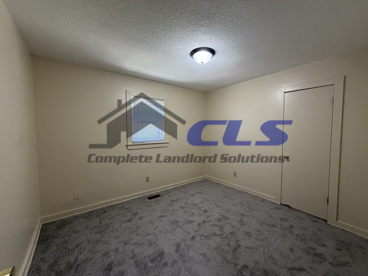 1362 Chestnut St #1 - Photo 4 of 6