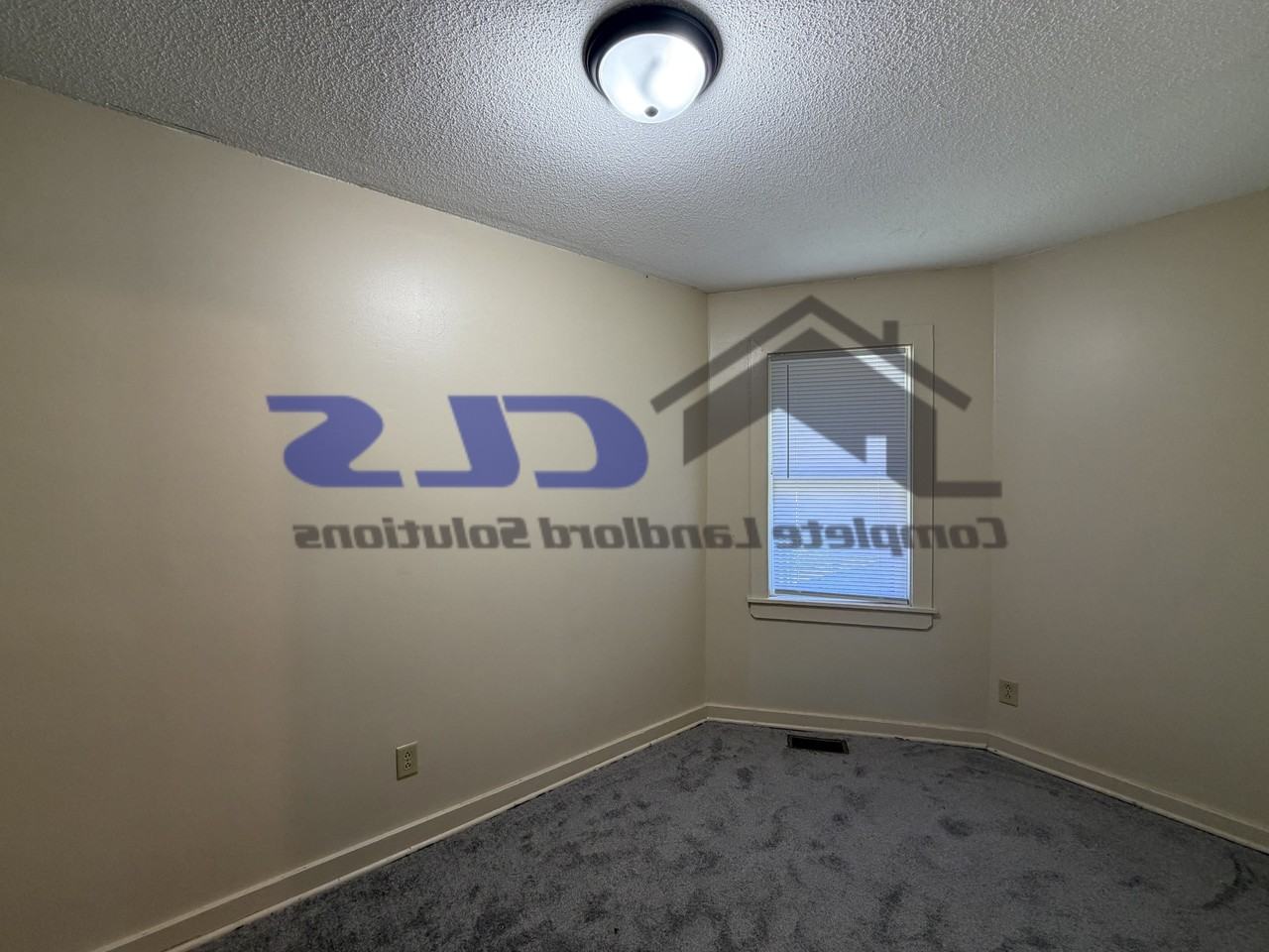 1362 Chestnut St #1 - Photo 5 of 6