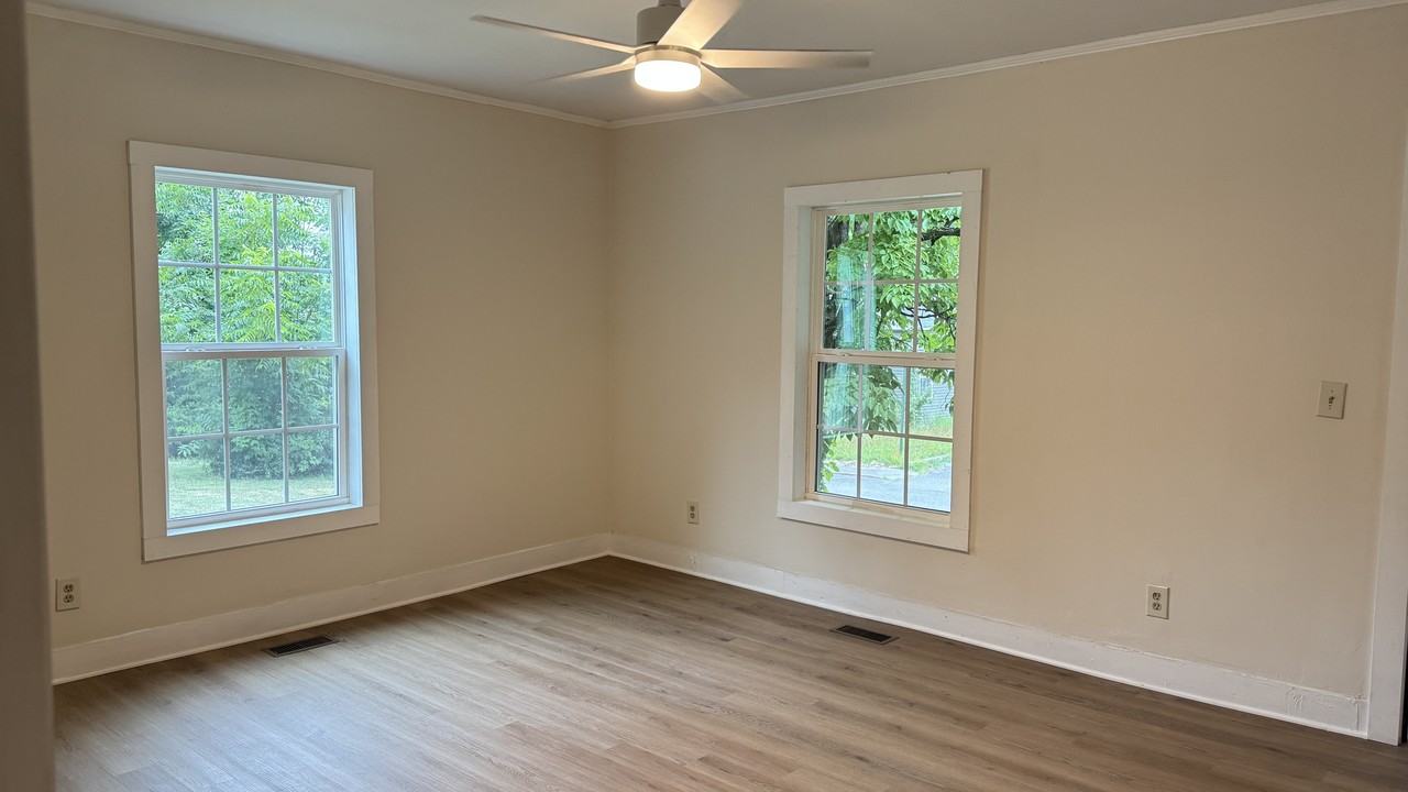 112 Douglas St #1 - Photo 6 of 13