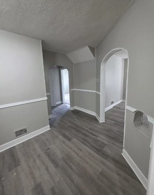 1504 N Summit Ave #1 - Photo 3 of 10