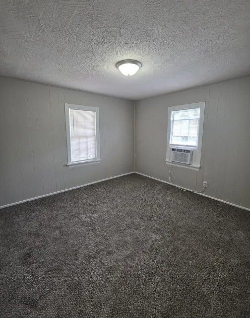 1504 N Summit Ave #1 - Photo 7 of 10