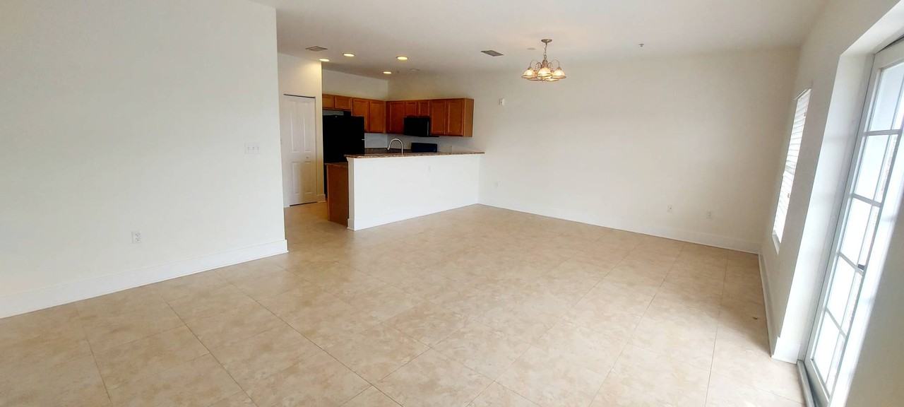 300 State St E #1 - Photo 4 of 20