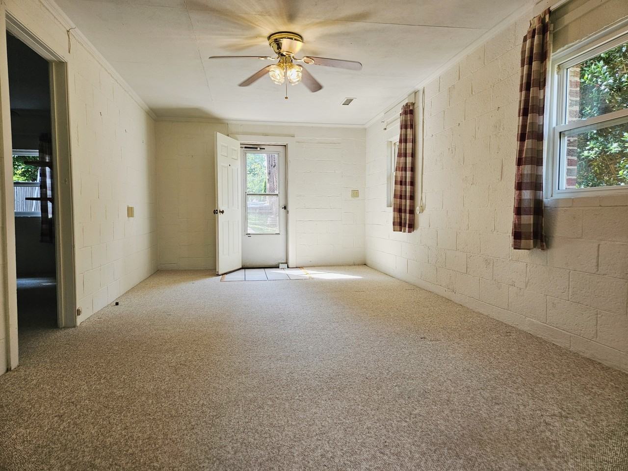 1029 Locust Ave #1 - Photo 3 of 24