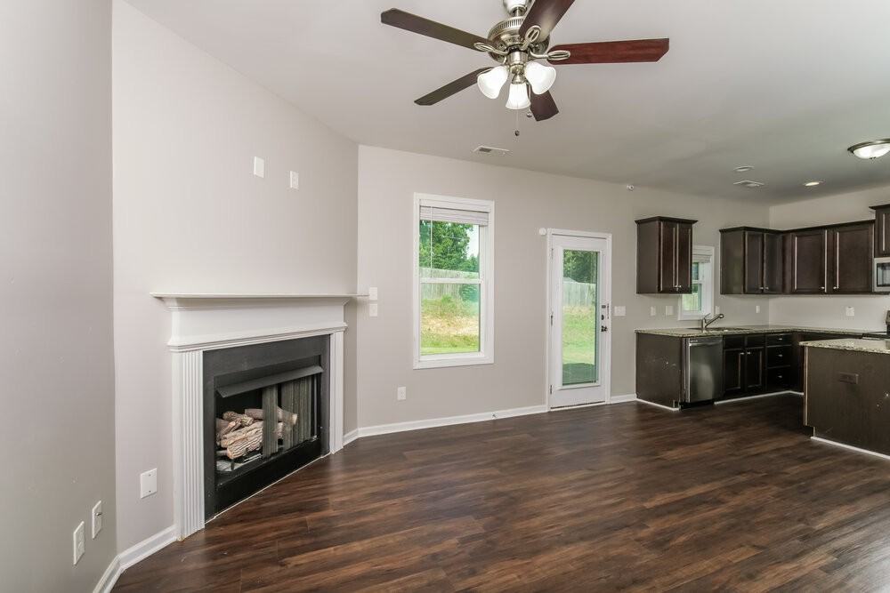 377 Crawford Pkwy - Photo 5 of 17