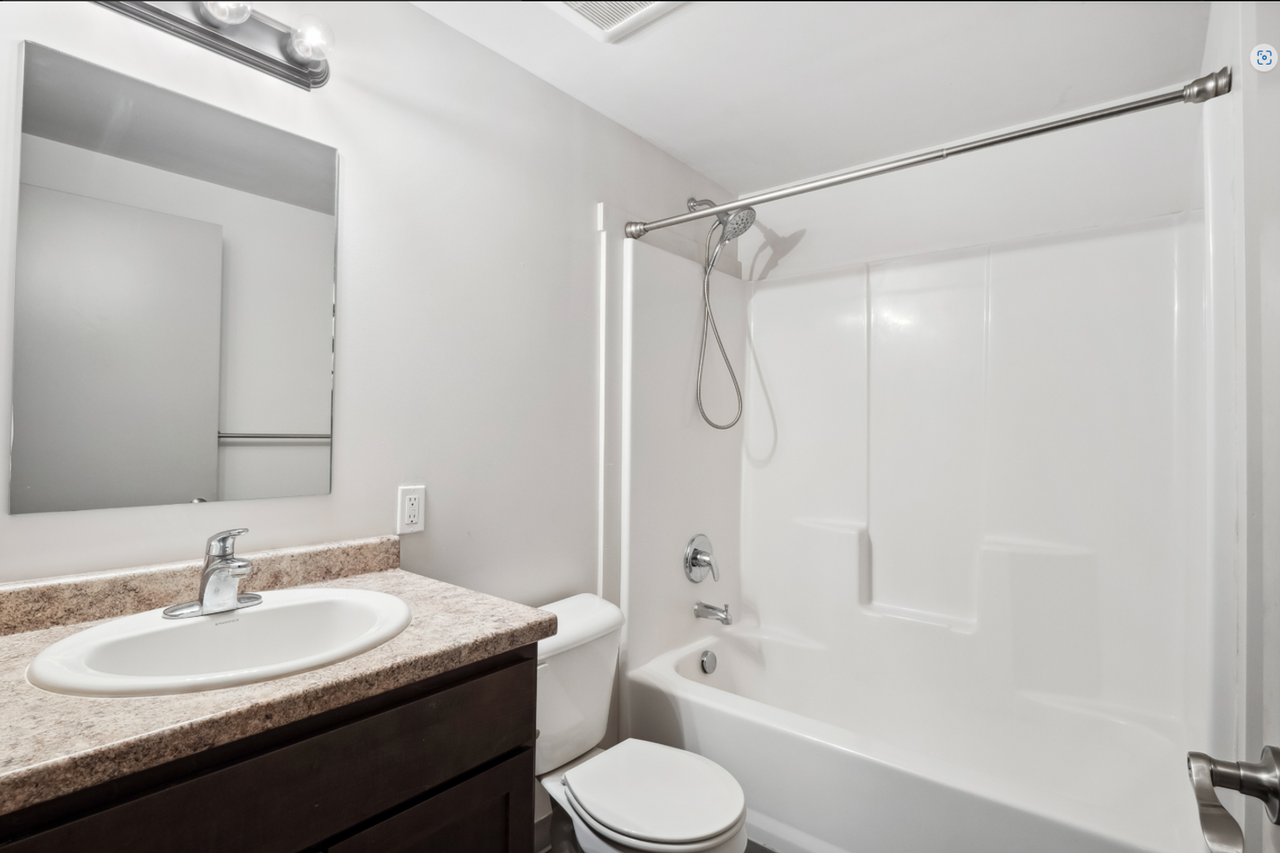 1026 W 1st St Unit A201 #A201 - Photo 4 of 5