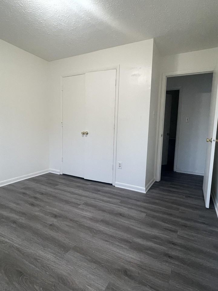 6408 Starbrook Dr #1 - Photo 4 of 23