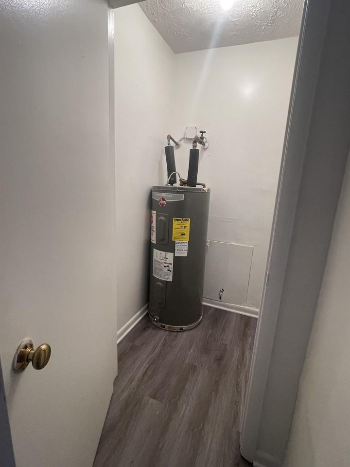 6408 Starbrook Dr #1 - Photo 6 of 23