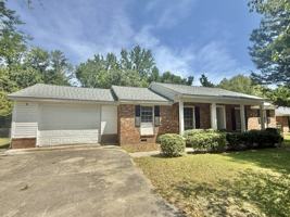 featured image of 2527 Kingston Dr #1