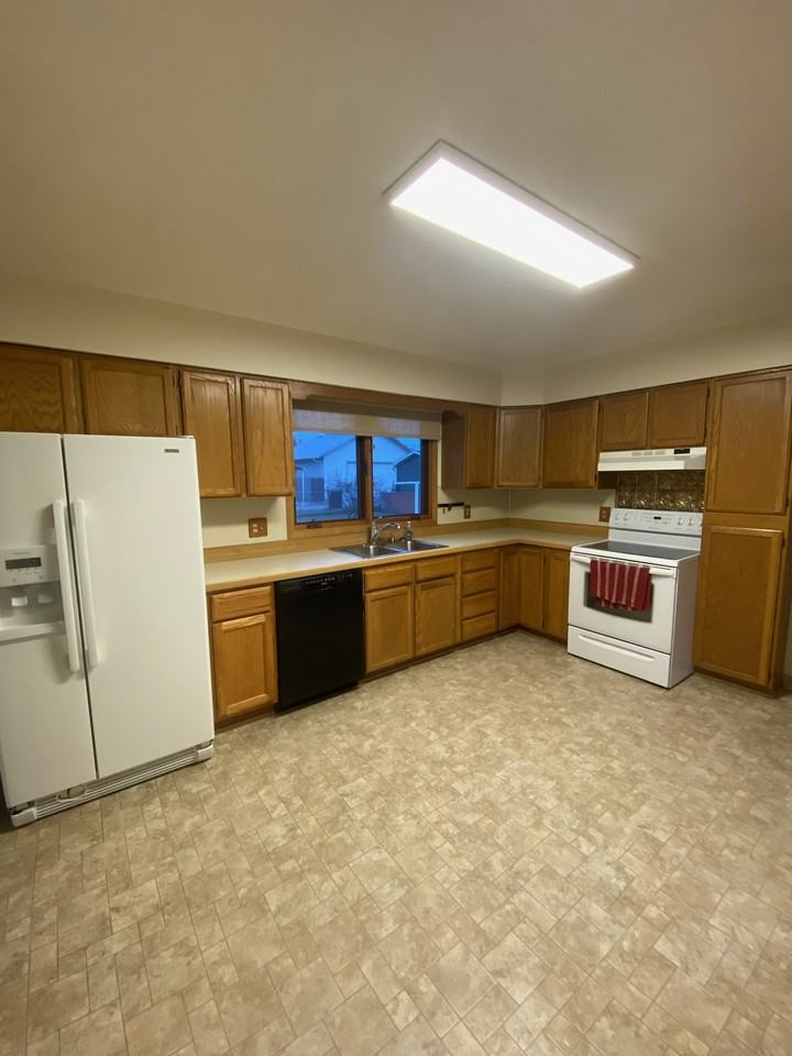 2304 Hewitt Dr #1 - Photo 4 of 13