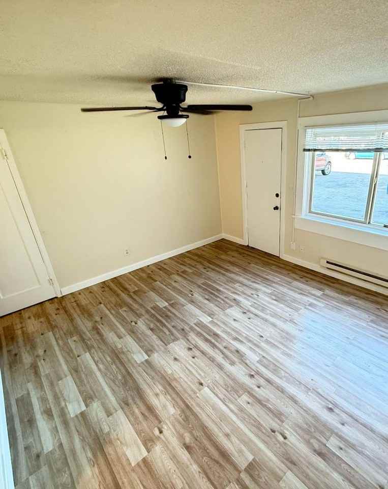 9632 Aurora Ave N - Photo 3 of 14