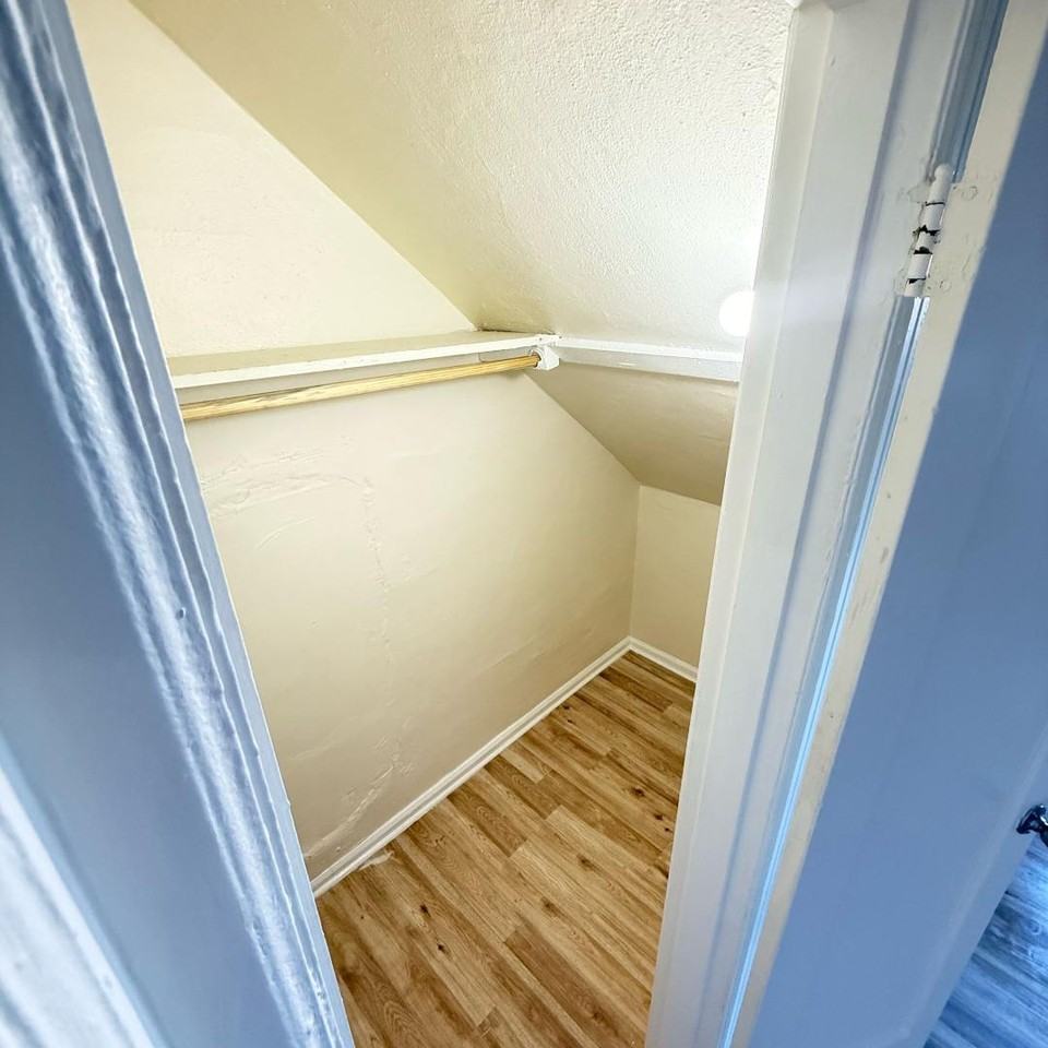 9632 Aurora Ave N - Photo 7 of 14