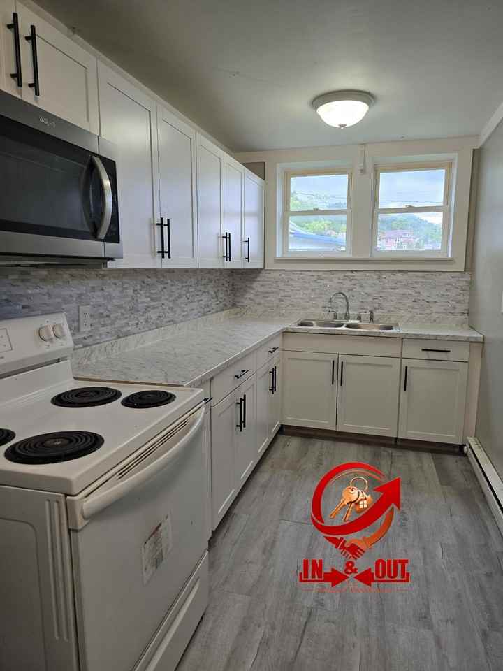 325 Frederick St #325 - Photo 6 of 7