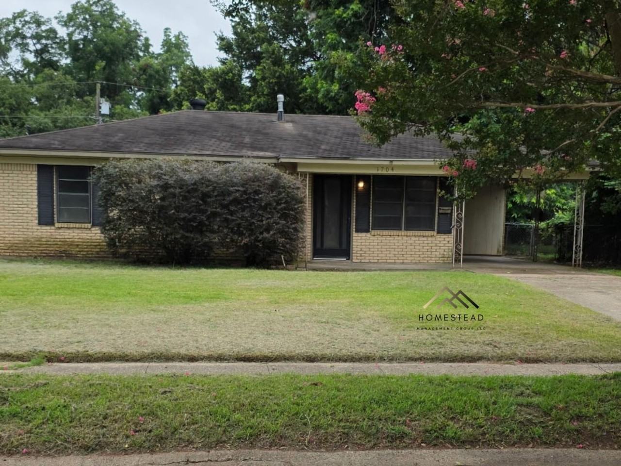 1704 Bradley St - Photo 3 of 20
