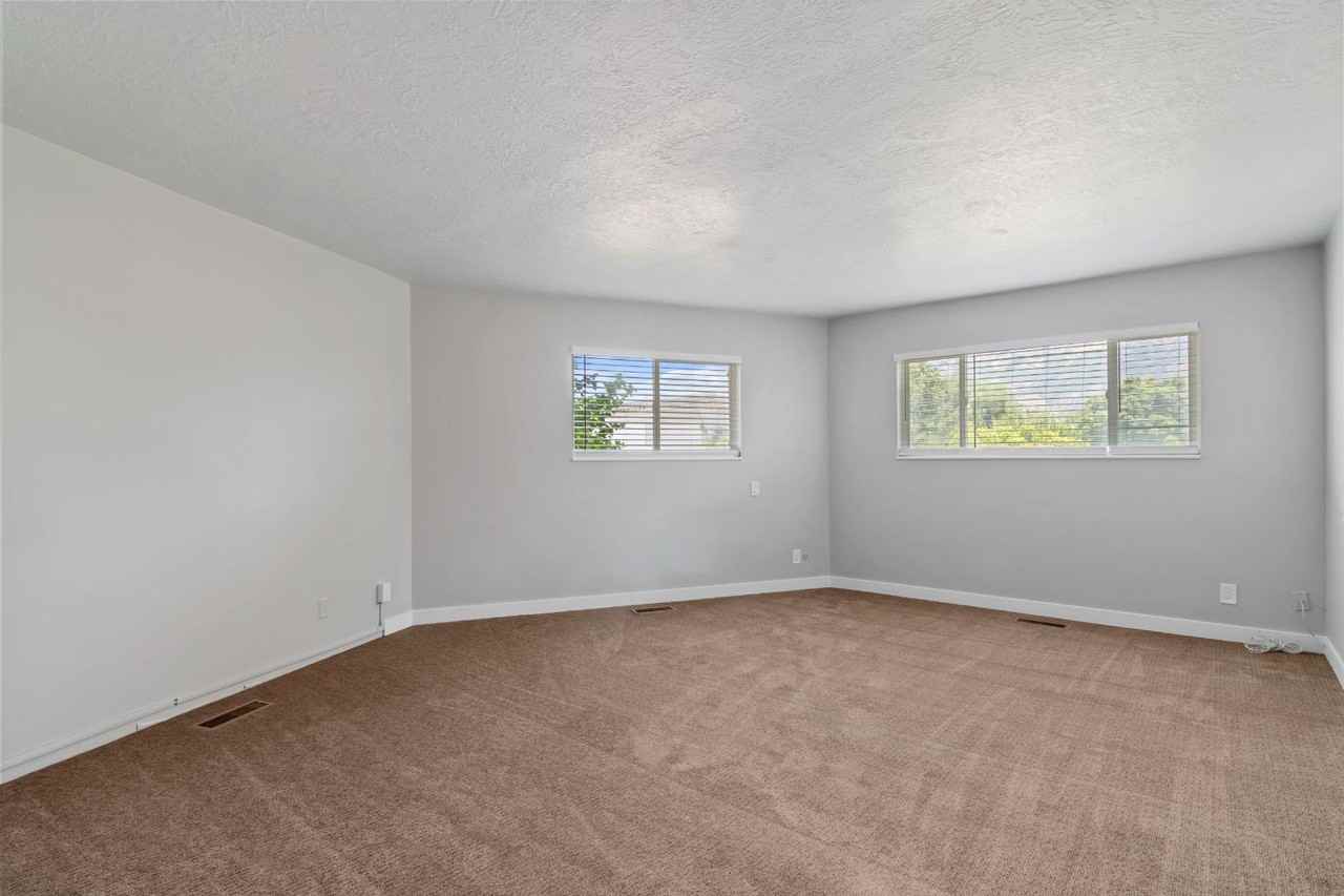 1159 S 300 W - Photo 3 of 21