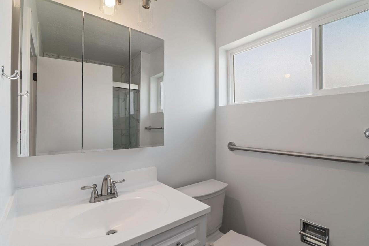 1159 S 300 W - Photo 5 of 21