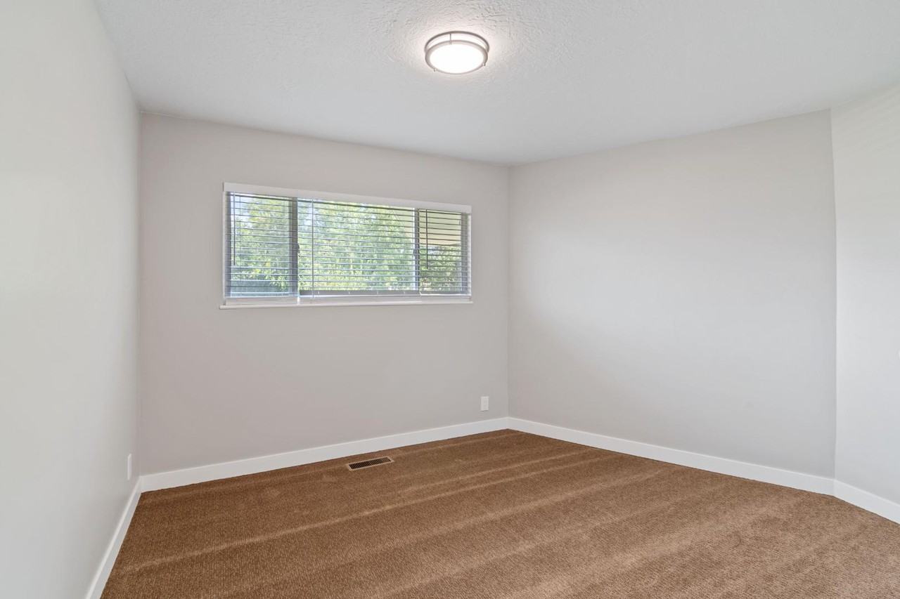 1159 S 300 W - Photo 7 of 21
